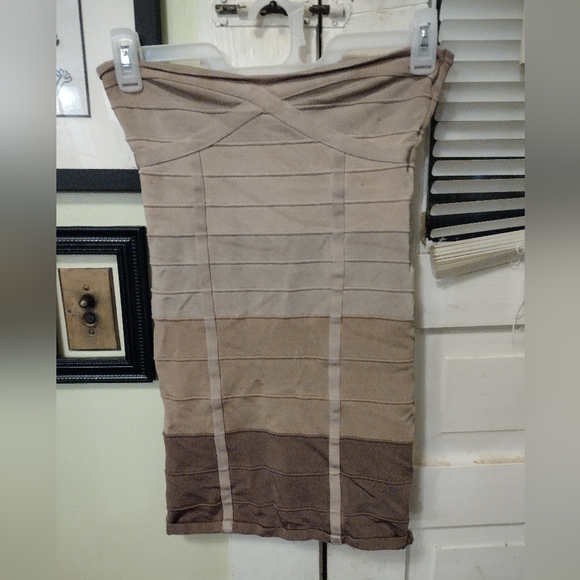 Multi tone maxi dress by bebe - Picture 2 of 4